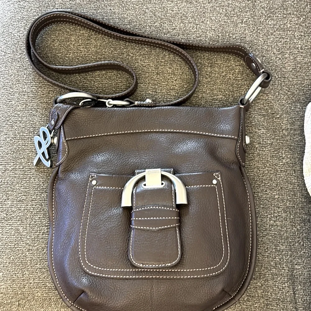 B. Makowsky Brown Leather Crossbody/Shoulder Bag‎